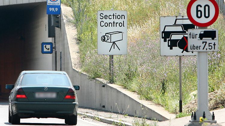 Ist schon erlaubt: Die Blitzerei auf deutschen Straßen ist mit dem Karlsruher Urteil nicht verboten worden.