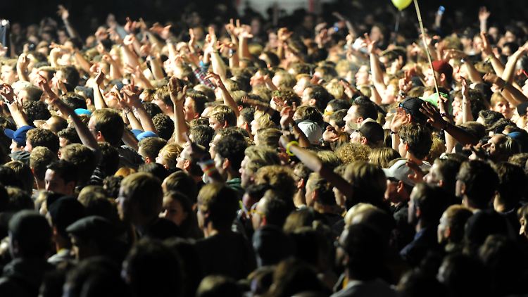 Zur Berlin Music Week kamen Fans von Rock und Pop. Bald ist das Tempelhofer Feld fest in der Hand der Computerfreaks.