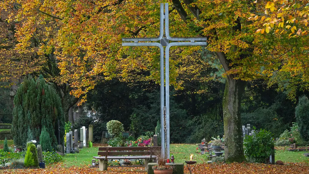 Allerheiligen-ist-ein-stiller-Tag-im-Sinne-des-Feiertagsgesetzes-in-Rheinland-Pfalz