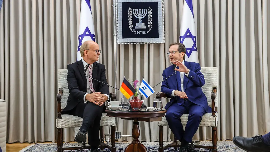 Landtagspraesident-Andre-Kuper-li