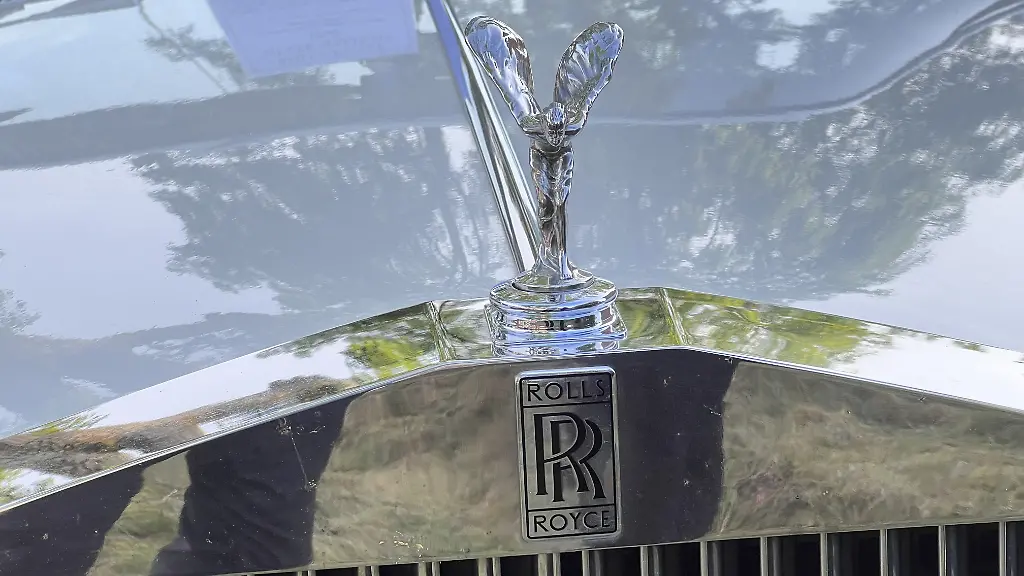 01-Mehr-Prestige-und-Noblesse-geht-nicht-Der-Spirit-of-Ecstasy-Quelle-autodrom