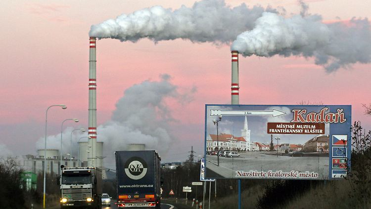 Das Kohlekraftwerk Prunerov in Tschechien. Prunerov ist der größte Komplex für die Gewinnung fossiler Brennstoffe in der Tschechischen Republik.