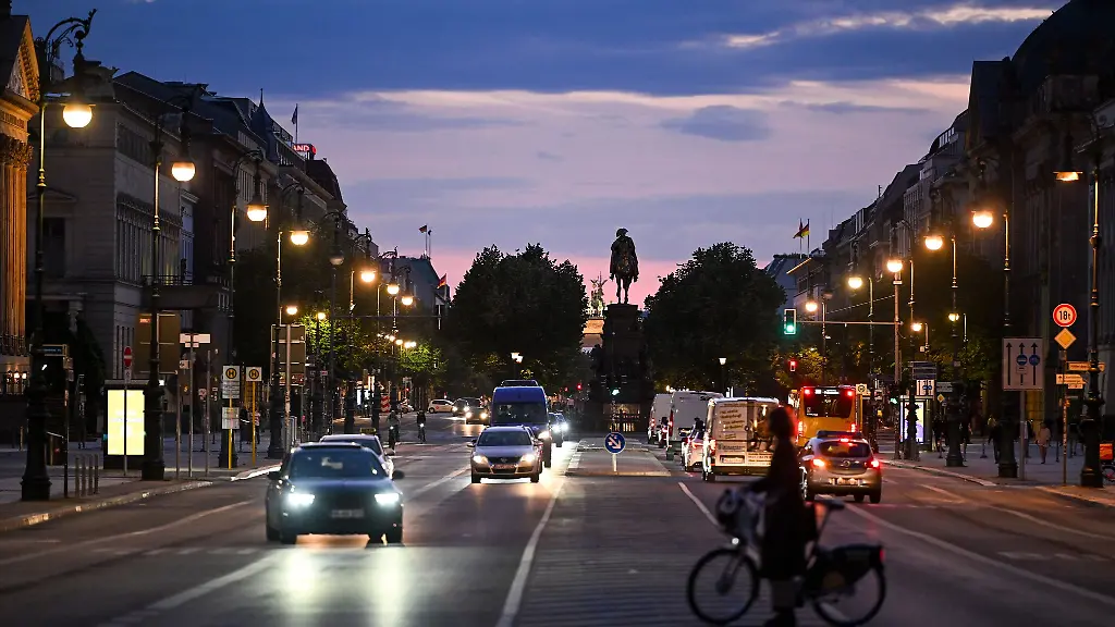 Bei-der-Strassenbeleuchtung-sieht-der-Berliner-Senat-an-vielen-Stellen-noch-Handlungsbedarf