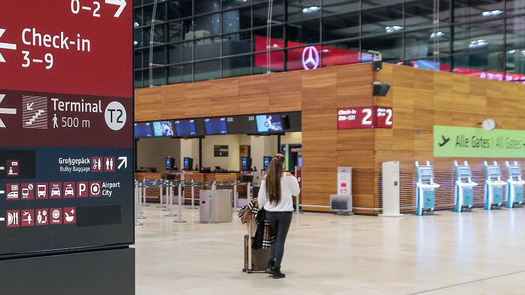 Wegen-einer-Drohnensichtung-wurde-der-Flugbetrieb-am-BER-zwischenzeitlich-eingestellt