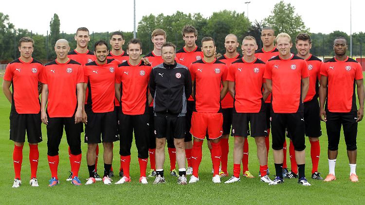 Das waren dann doch zu wenig Neuzugänge - Düsseldorf lässt es krachen und verpflichtet noch zwei weitere Spieler für die neue Saison.