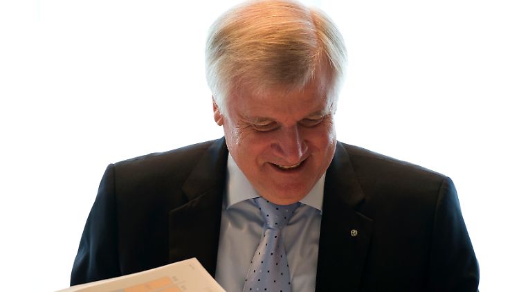Horst Seehofer will lieber auf den Vorteil der Union verzichten, als noch einmal mit einer Wahlrechtsreform in Karlsruhe zu scheitern.