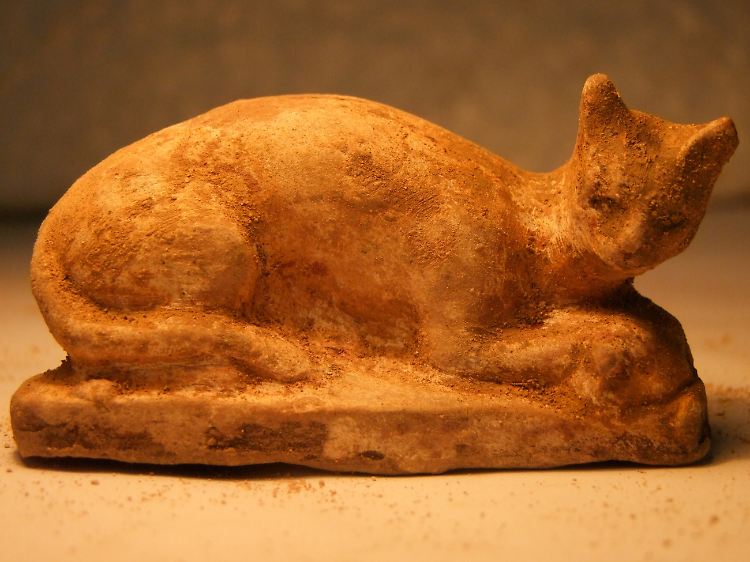 Eine der gefundenen Katzenfiguren.