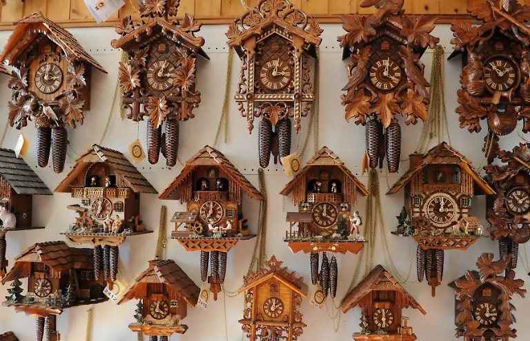 Der-Verein-fuer-die-Schwarzwalduhr-VdS-schaetzt-dass-pro-Jahr-rund-150-000-mechanische-Kuckucksuhren-verkauft-werden