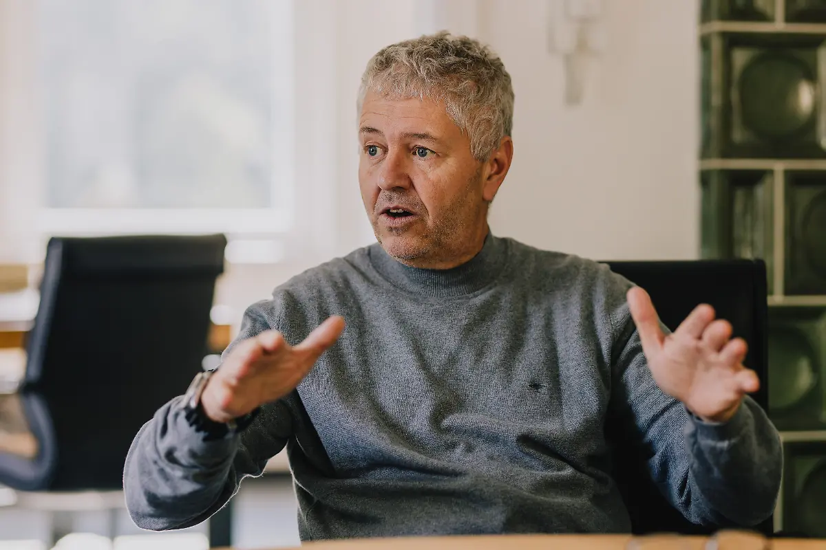 Das-waren-schon-mal-mehr-bilanziert-Vorsitzender-Juergen-Clute-der-auch-Geschaeftsfuehrer-der-Kuckucksuhrenfabrik-Anton-Schneider-Soehne-in-Schonach-ist