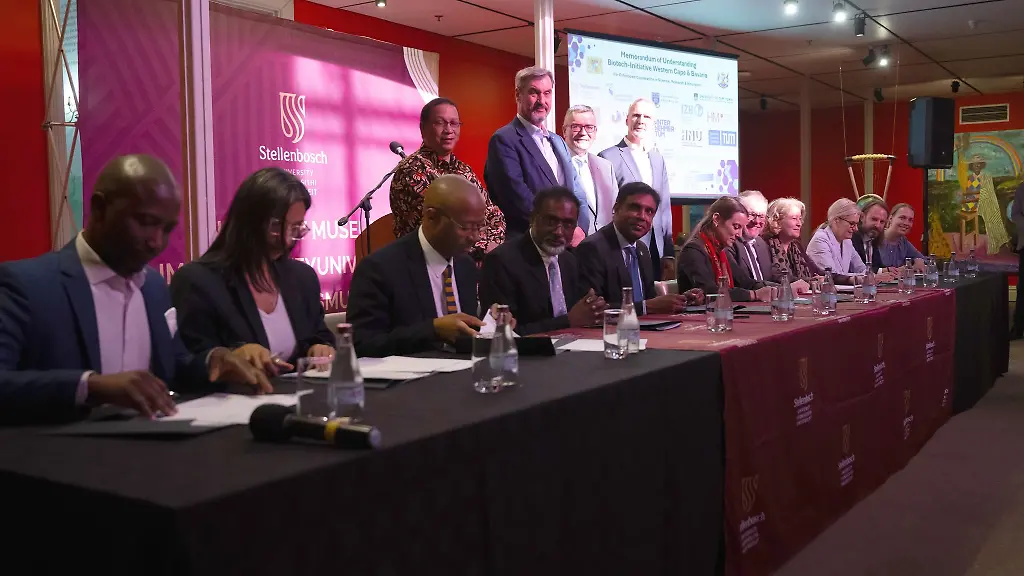 Ministerpraesident-Markus-Soeder-CSU-ist-derzeit-in-Suedafrika