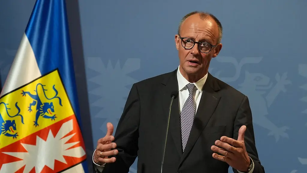 Merz-lud-den-syrischen-Uebergangspraesidenten-Ahmed-al-Scharaa-nach-Deutschland-ein