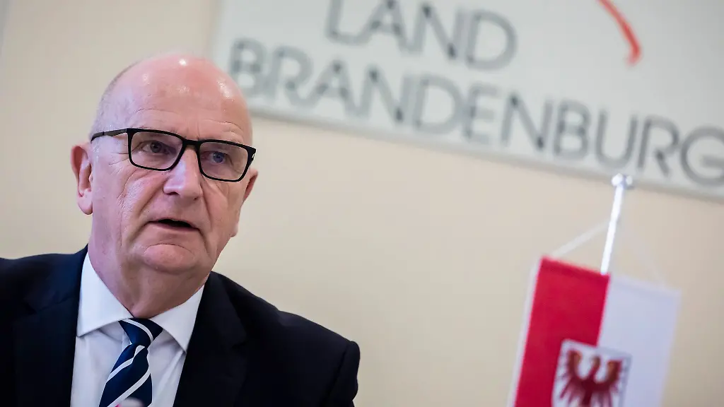 Brandenburgs-Ministerpraesident-Dietmar-Woidke-SPD-sieht-noch-Chancen-fuer-eine-Loesung-angesichts-der-Bedenken-des-BSW-gegen-zwei-Medienstaatsvertraege