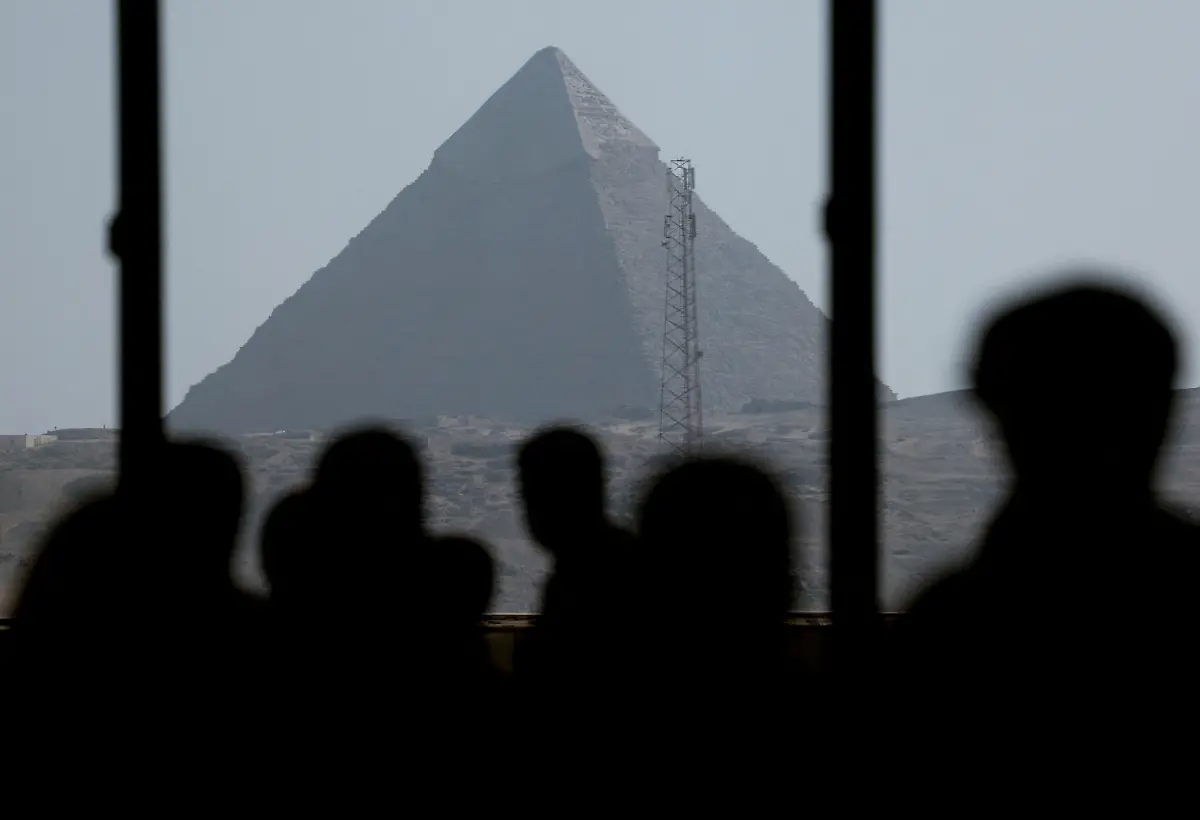 2025-11-04T154726Z-1003025608-RC2NPHAGWJSO-RTRMADP-3-EGYPT-ARCHAEOLOGY-GEM