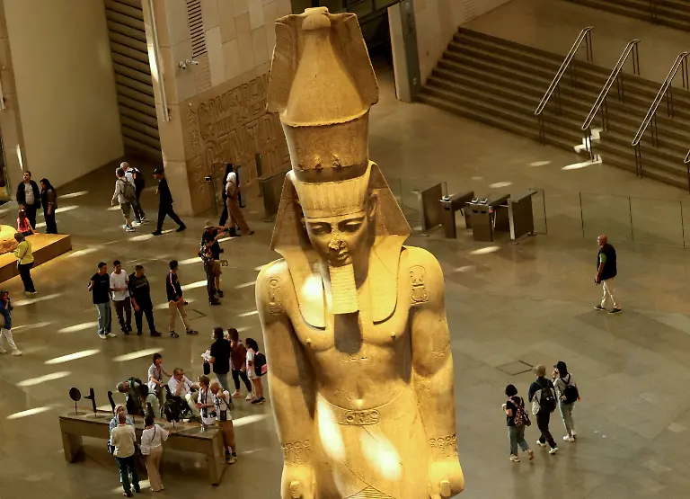 2025-11-04T154838Z-1730378047-RC2NPHAHIM5Y-RTRMADP-3-EGYPT-ARCHAEOLOGY-GEM