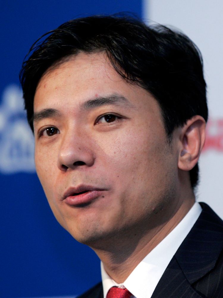 Der Erfolg von Baidu ist mit dem Namen des 42-jährigen Internetexperten Robin Li verknüpft. Li studierte in den USA und nahm dorcht die Internet-Konkurrenz unter die Lupe.