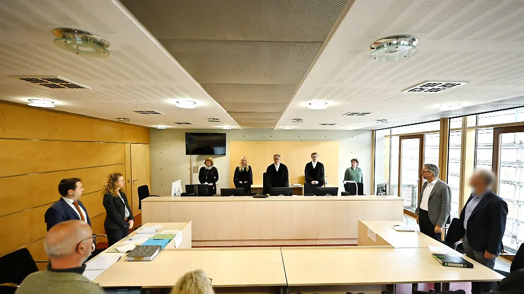 Verhandelt-werden-die-Klagen-von-zwei-Richtern-gegen-ihre-Besoldung