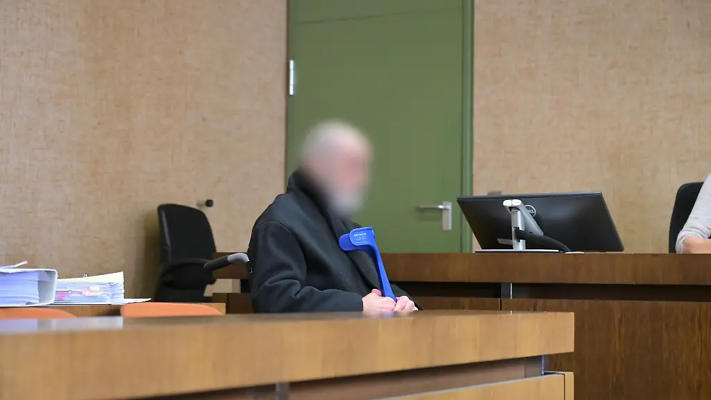 Der-Priester-schwieg-erst-zu-den-Vorwuerfen-und-sprach-dann-ganz-zum-Schluss