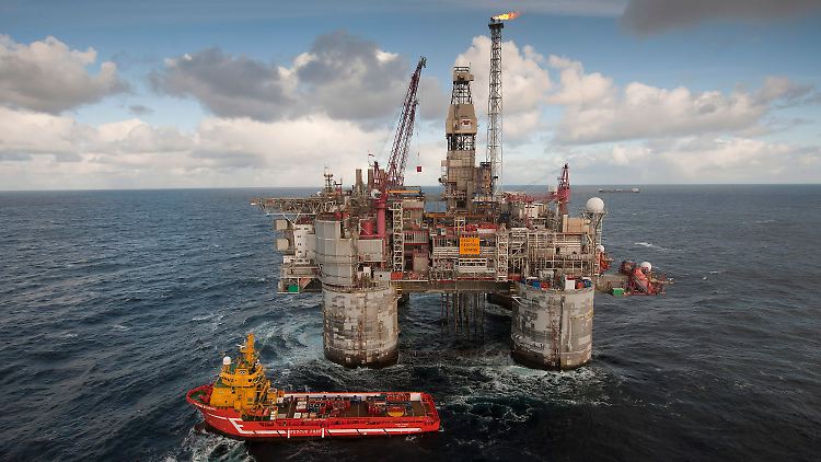 Öl und Gas für Europa: die Statoil-Plattform "Heidrun" weit oben in der Nordsee.