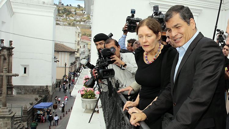Ecuadors Präsident Rafael Correa empfing Christine Assange.