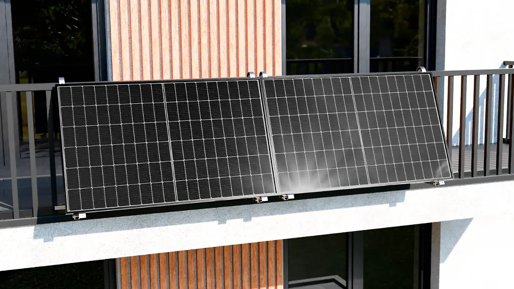 Bei-Solakon-gibt-es-derzeit-ein-Balkonkraftwerk-mit-900-Wp-fuer-knapp-unter-200-Euro