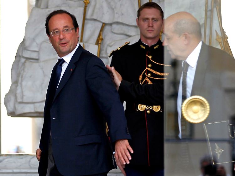 Hollande löst ein Wahlversprechen ein. Bei den Wählern kann er damit punkten. Ob das auch auf die Ministerialbeamten zutrifft, ist fraglich.