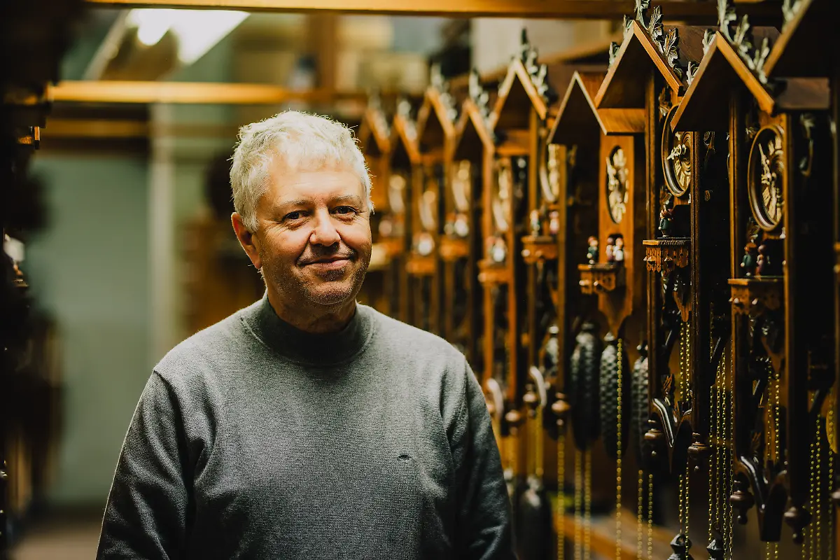 Wenn-ich-dann-hinzufuege-dass-ich-Kuckucksuhren-mache-kommt-immer-ein-Lachen-Das-ist-grossartig