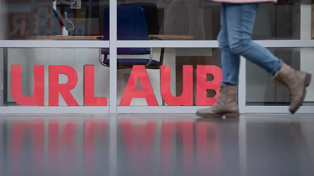 Den-Resturlaub-einfach-ins-naechste-Jahr-mitnehmen-ist-bei-Arbeitgebern-nicht-gerne-gesehen