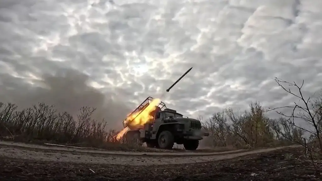 Pokrowsk-ist-fuer-die-Ukraine-verloren-Jetzt-geht-es-darum-die-verbliebenen-Soldaten-aus-dem-Kampfgebiet-nahe-der-Stadt-zu-holen