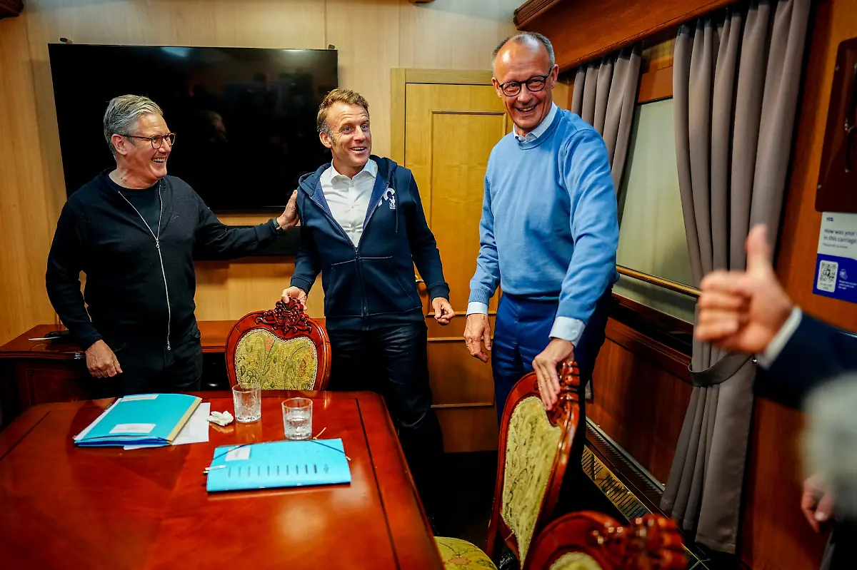 Mit-europaeischen-Verbuendeten-reist-er-kurz-nach-Amtsantritt-im-Zug-nach-Kiew