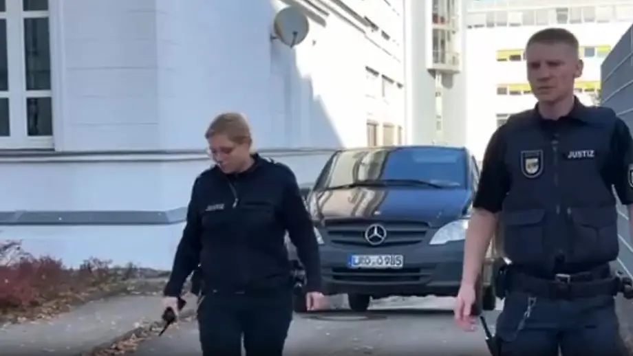 Haftrichter vorgeführt - Verdächtige im Mordfall Fabian schweigt - Video - ntv