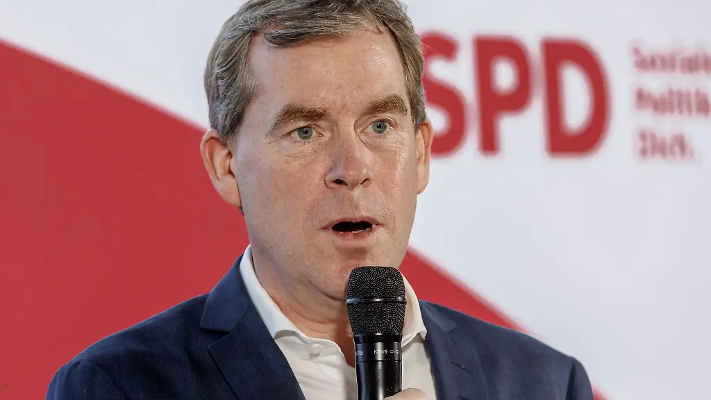 Kiels-scheidender-Oberbuergermeister-Ulf-Kaempfer-wird-SPD-Spitzenkandidat-zur-Landtagswahl-2027