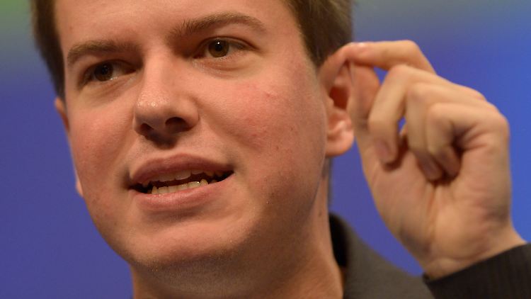 Lasse Becker will keine Personaldiskussionen, poltert aber gegen die gesamte Führungsriege seiner Partei.