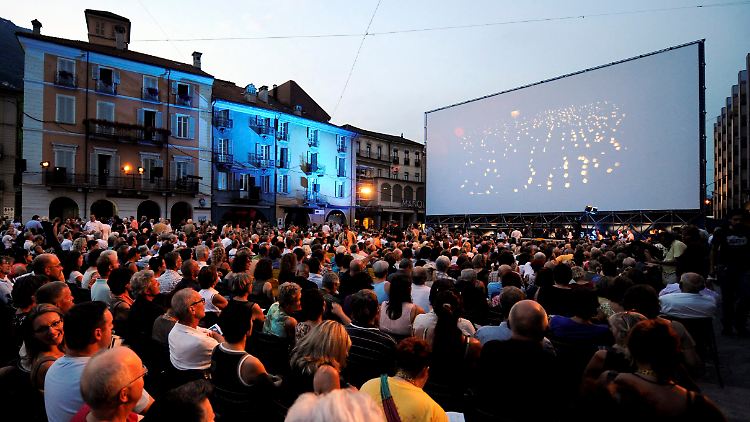 Freiluftkino in Locarno: bei der Vorführung von "Lore".