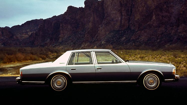 Der Chevrolet Caprice hat einen 5,7 Liter großen Achtzylinder unter der Haube.