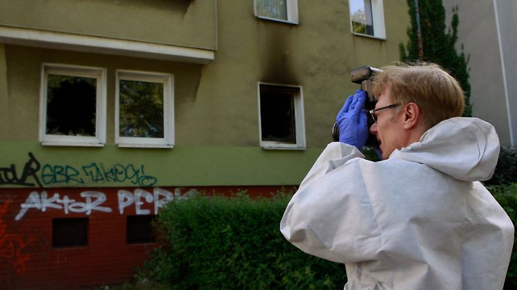 Spurensuche in Dortmund: Die Gewissheit der Ermittler, dass es sich bei dem Wohnungsbrand nicht um einen Unfall handelte, wächst.