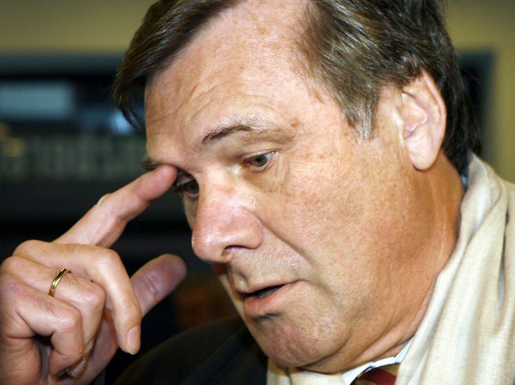 Wären die Liberalenl 2005 an die Macht gekommen, hätte der Außenminister Gerhardt geheißen.