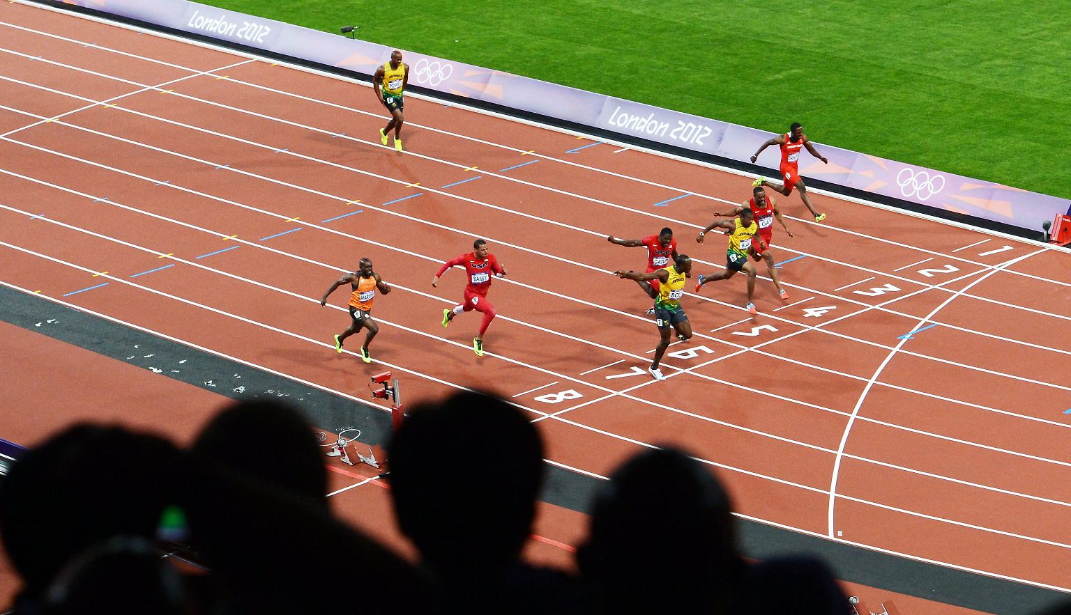 Für Sprint-Superstar Usain Bolt wurde der Olympia-Sonntag zur Gold-Show, ...