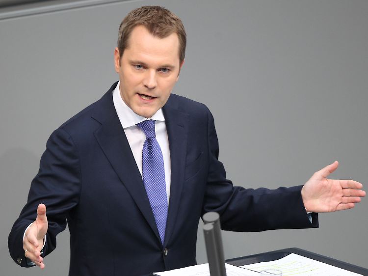 Bahr: Es ist ausdrücklich nicht das Ziel, Ärzte zu Sterbehelfern zu machen.