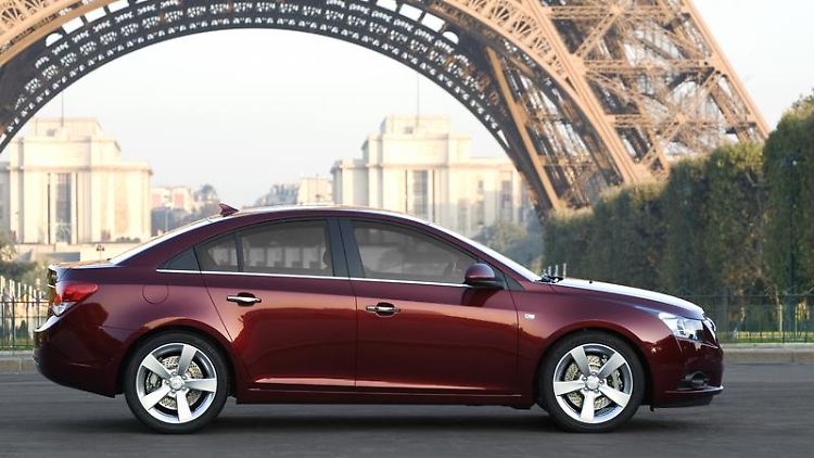 Chevrolet bietet die Kompaktlimousine Cruze jetzt auch mit einem neuen 2,0-Liter-Turbodiesel an.