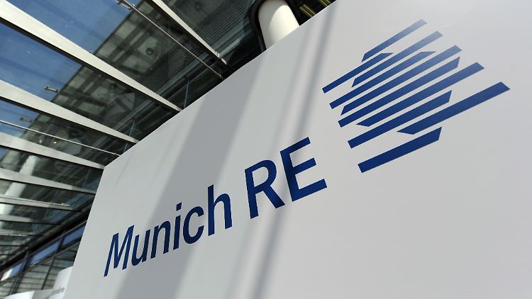 Der weltgrößte Rückversicherer Munich Re erhöht nach überraschend guten Quartalszahlen sein Gewinnziel.