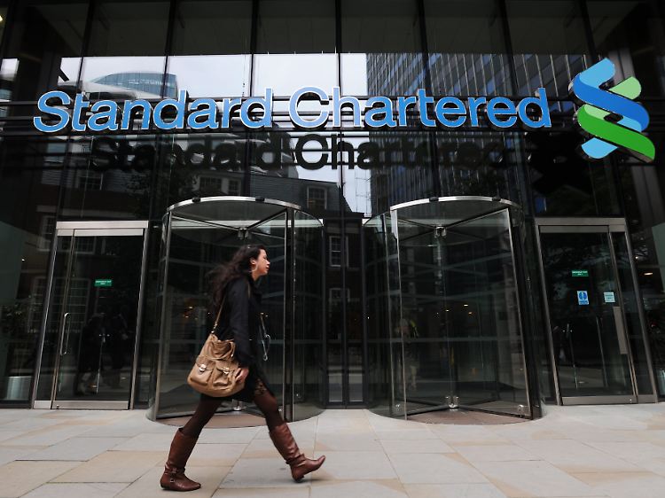 Die britische Großbank Standard Chartered soll laut US-Aufsehern systematisch Überweisungen gefälscht haben, um Geldströme aus dem Iran zu verschleiern.