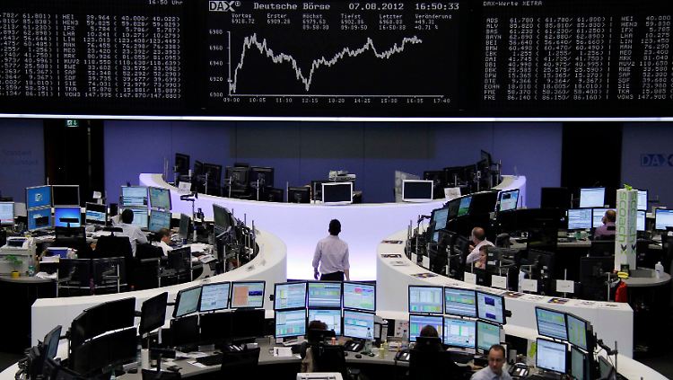 Der Dax könnte die psychologische Marke von 7000 Punkten bald knacken, sagen Händler.