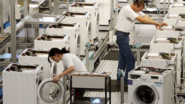 Fertigung von Waschmaschinen bei der BSH Bosch und Siemens Hausgeräte GmbH in Nauen (Brandenburg).