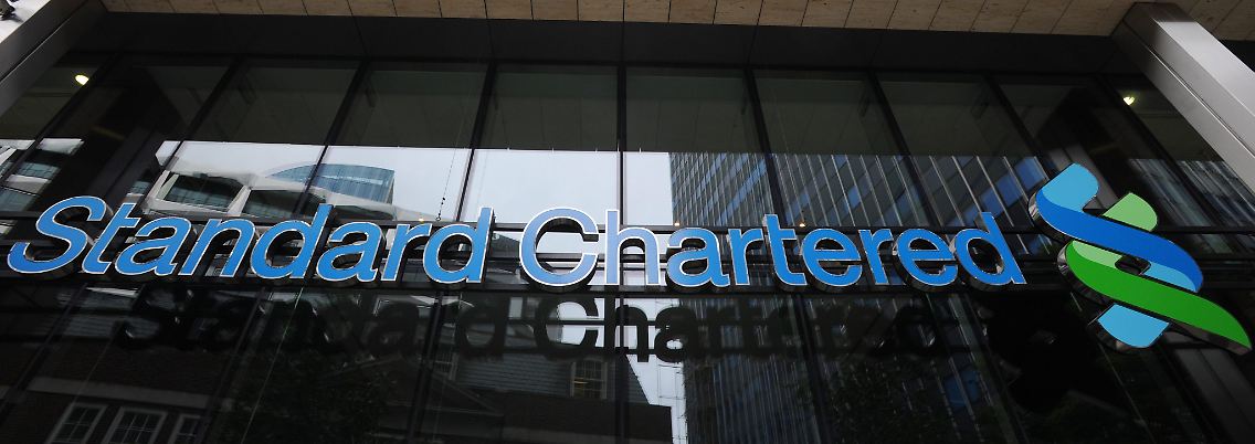 Britische Politiker sehen in den Vorwürfen von US-Aufsehern gegen die Bank Standard Chartered einen Angriff auf den Finanzplatz London.