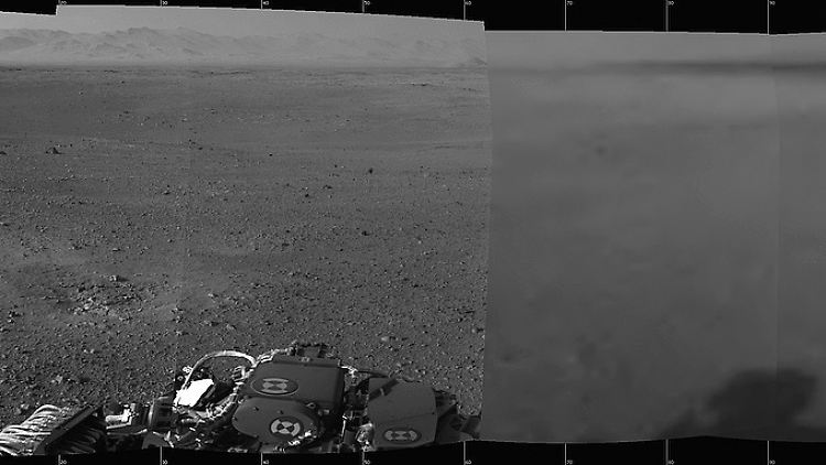 Dieses Panorama-Bild von "Curiosity" wurde aus mehreren Fotos zusammengebastelt.