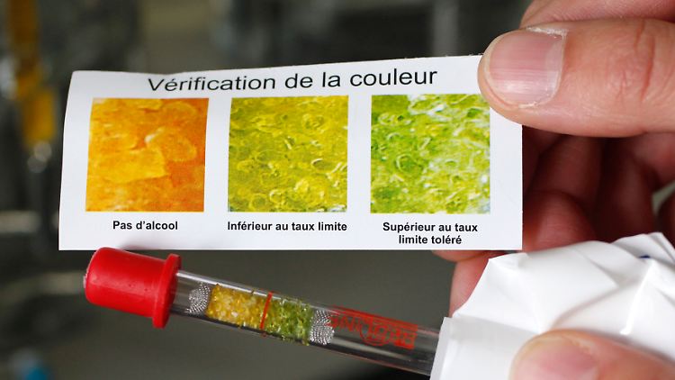 Die in Frankreich verlangten Alkohol-Test-Röhrchen sind Mangelware und sehr ungenau.