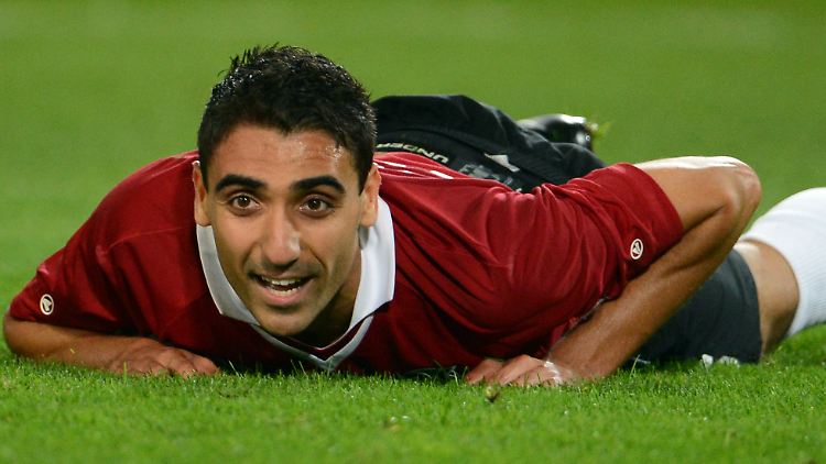 Mohammed Abdellaoue und sein Gesprü für den Rasen