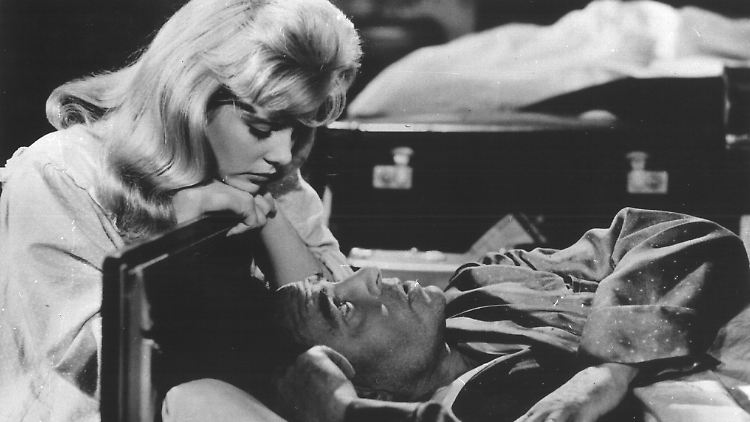 Sue Lyon verkörperte in der ersten Nabokov-Verfilmung Stanley Kubricks im Jahr 1962 das Nymphchen "Lolita", dem Jams Mason als Humbert Humbert verfällt.