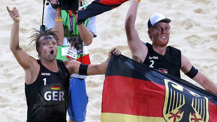 So sehen Sieger aus: Jonas Reckermann und Julius Brink.