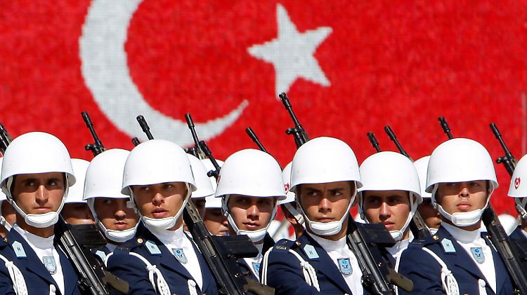 Teil der Nato: Türkische Truppen beim Exerzieren.